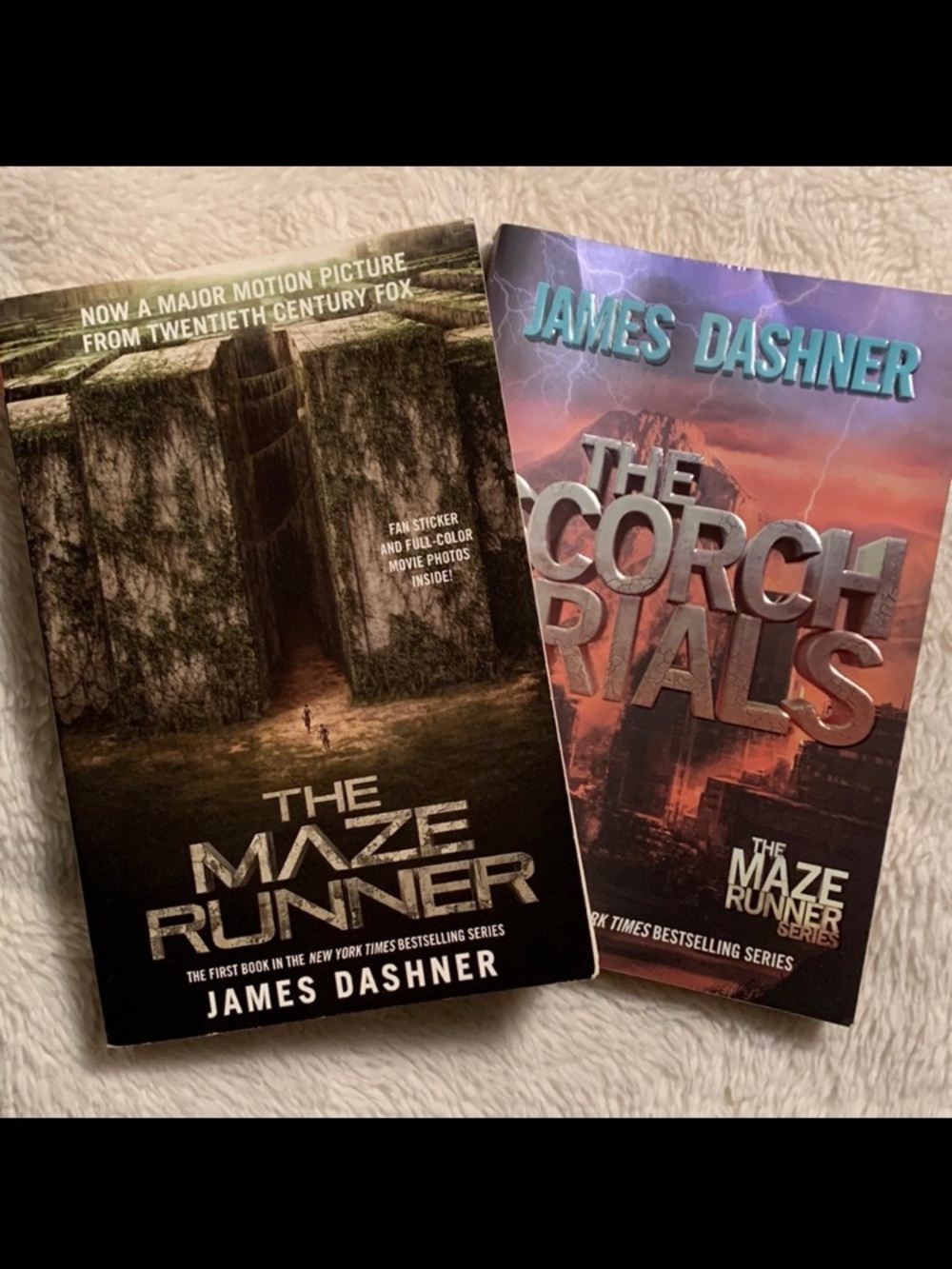 Maze Runner with sticker and photos books 1 and 2